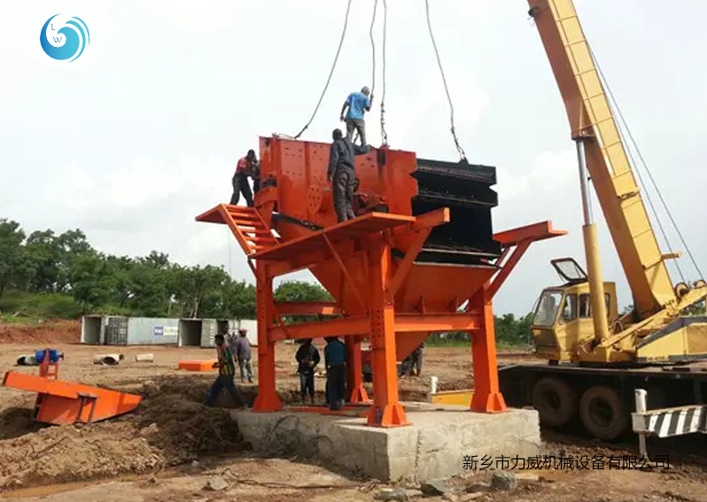 泥石分離振動(dòng)篩安裝現(xiàn)場