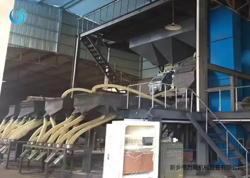 珍珠巖篩選直線振動(dòng)篩使用現(xiàn)場