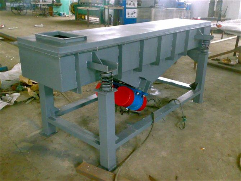 燒烤碳篩除小顆粒直線篩怎么選擇