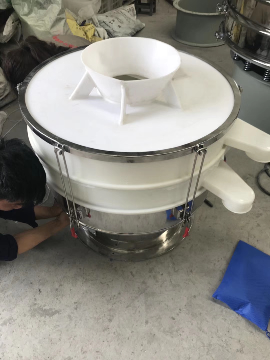 食品級振動篩那里生產食鹽、白砂糖篩選機