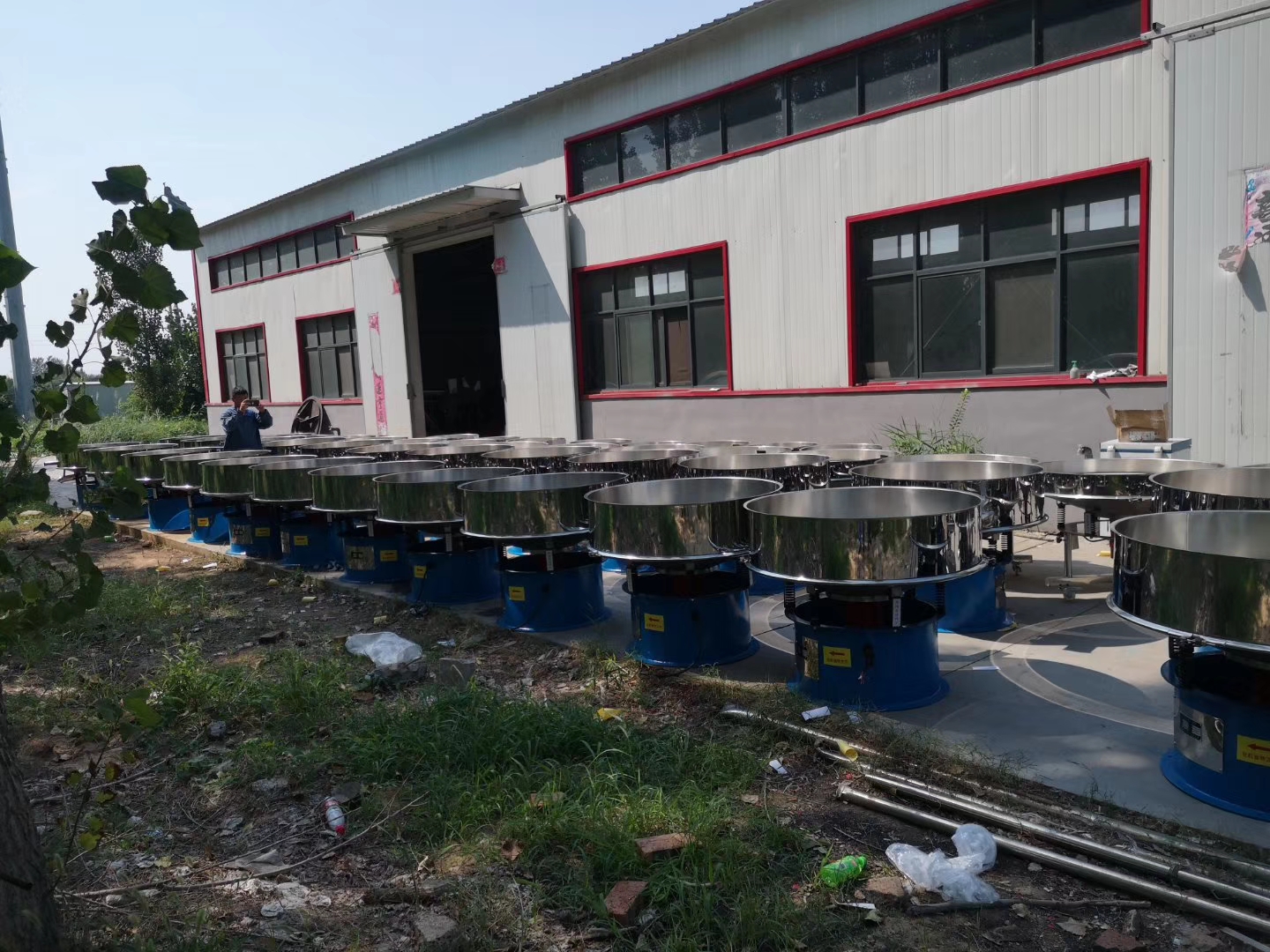 面粉篩選超聲波旋振篩與不銹鋼振動篩